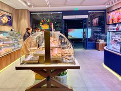 面包甜点陈列柜-巴黎贝甜·生日蛋糕(杭州文二路店)