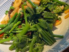 丝瓜尖拌菌菇-中8楼风尚云南菜(颐堤港店)