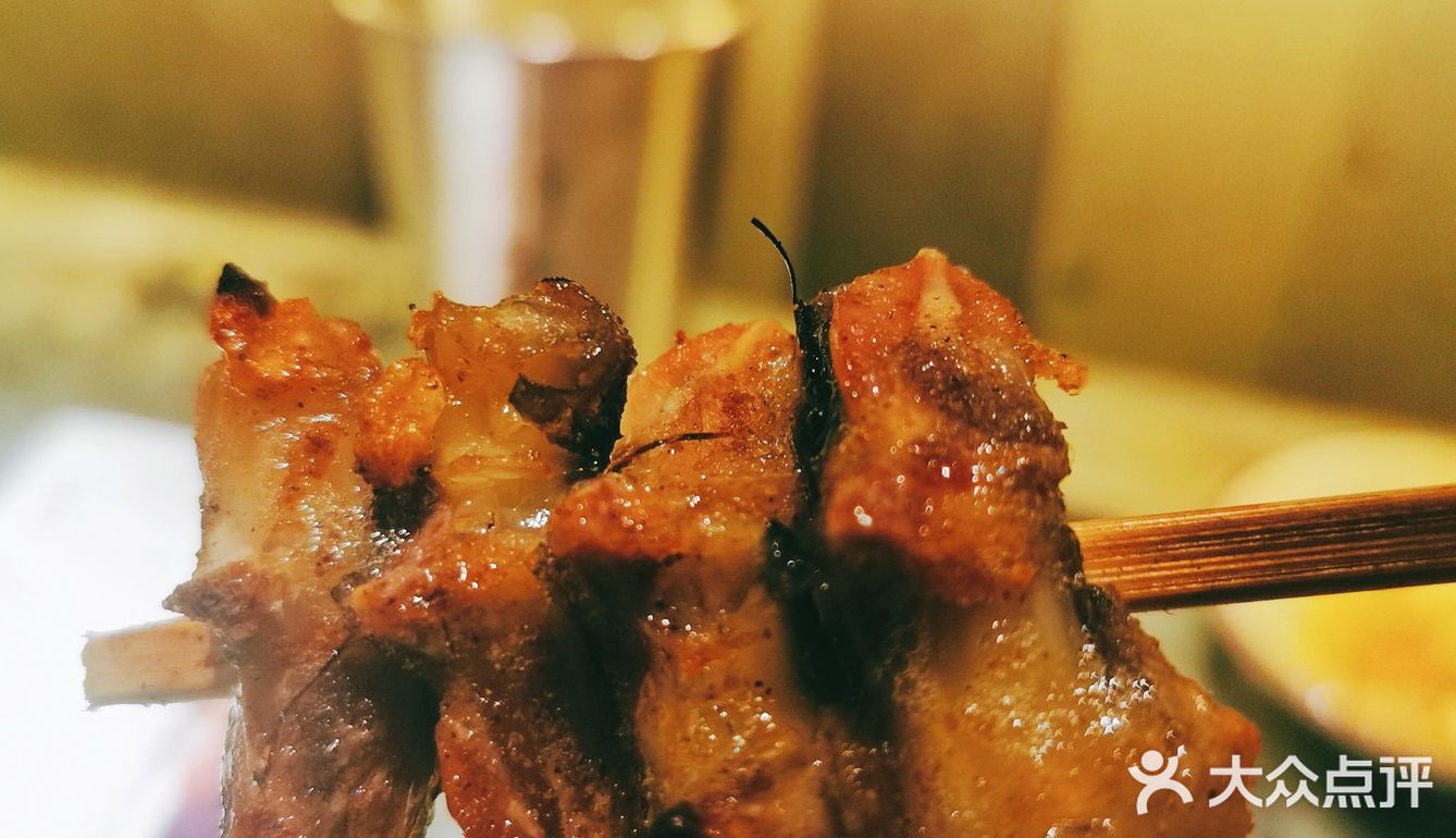 朋友相约附近就过来了！环境:日式料理风格