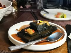 猴头菇酱汁扒黑豆腐-肴约·花园式餐厅(湖里店)