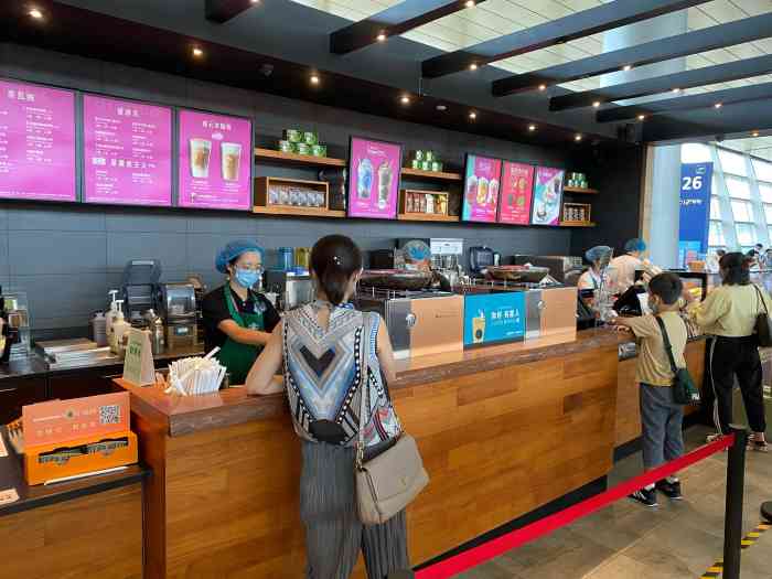 星巴克(昆明机场Ⅱ店)-"飞机晚点想找个合适的地方歇息一会儿最.