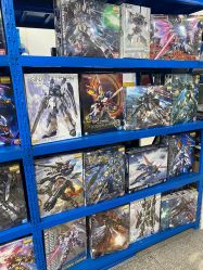 -逝水玩具折扣店