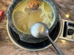 -鲁朗纳麦石锅鸡庄园
