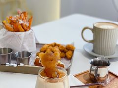 -露露家咖啡店