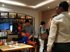 -Lake Shore Hotel & Restaurant