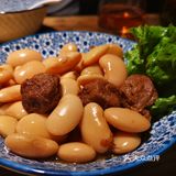 话梅蚕豆味道确实不错。人挺多的，有卡座
