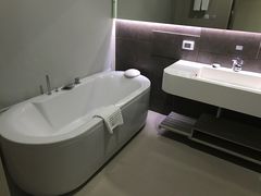 瓷制浴缸干湿分离-芭堤雅发现海滩酒店