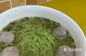 Beef tendon meatballs, fish balls and spinach noodles