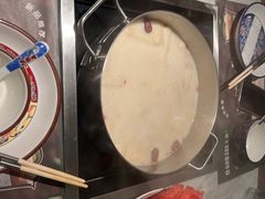 -尚尚仙·酸汤猪手·猪肚鸡火锅(华联万柳购物中心店)