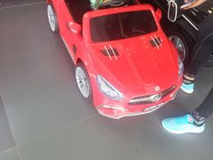 -天津波士信达奔驰4S店(卫津南路店)