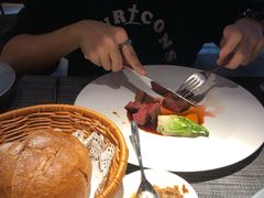-卡普里披萨·牛扒·下午茶