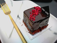 -UNI UNI(环亚凯瑟琳店)