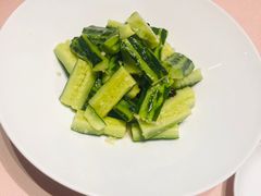 牛肉面，流沙包，乌鱼水饺，五谷包，拍黄瓜-新荣记(建国门外大街店)