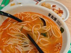 -蒙自源米线大王(东站店)