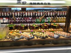 面包甜点陈列柜-嗨吃围炉海鲜烤肉自助(保利广场店)