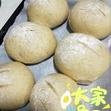 自制低卡芋泥咸蛋黄肉松欧包[调皮] 太好吃啦[流泪][吐]爱啦~~[自拍]
