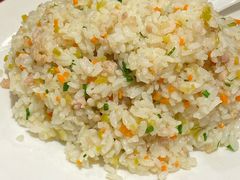 酸菜肉糜炒饭-老吉士酒家(天平路店)