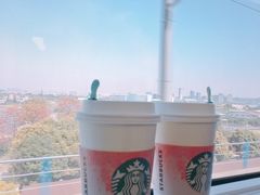 -星巴克(广州南站A18检票口楼上)