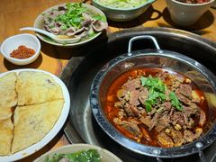 -大众跷脚牛肉馆·非遗传承单位(峨眉山店)