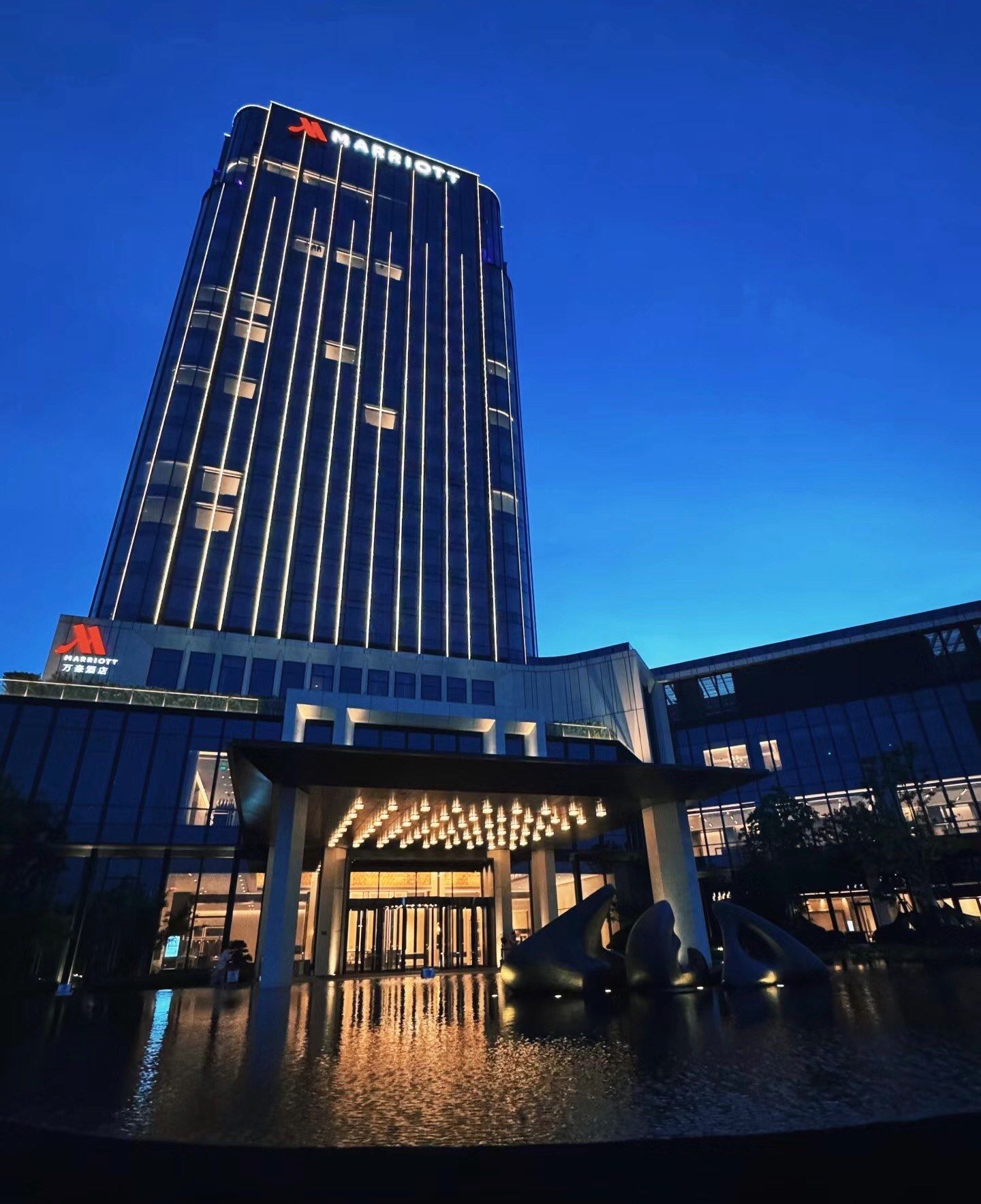 绍兴上虞万豪酒店坐落在绍兴市上虞区呢