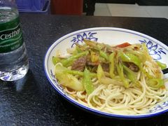 -牛一嘴·兰州牛肉面·大盘鸡(财富中心店)
