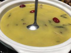 石耳土鸡锅-唐师傅湘西名菜馆(武陵路店)