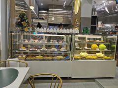 面包甜点陈列柜-猫王榴莲世家(三里屯SOHO商场店)