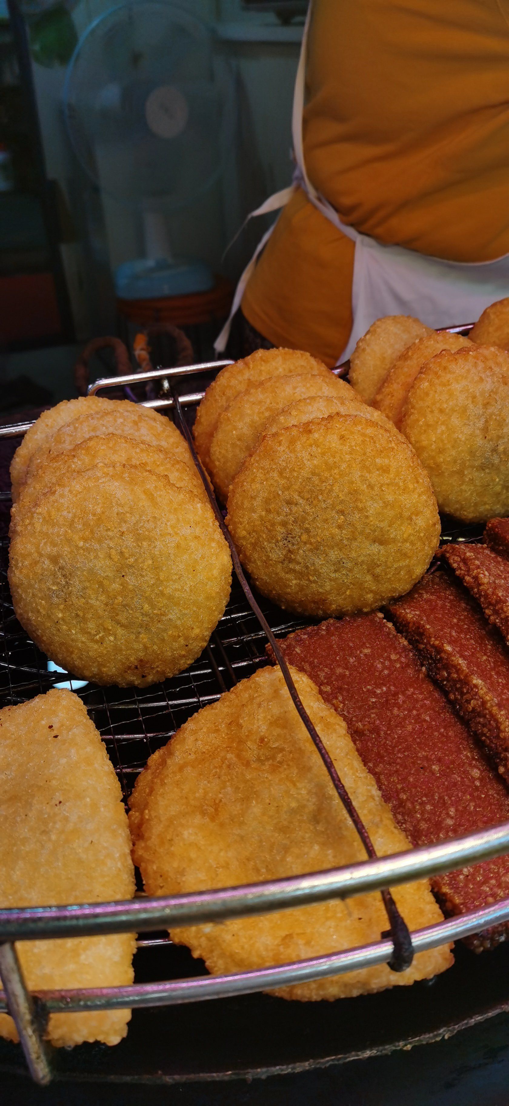 贵阳的小吃还是真不错,我尤其喜欢那个肉沫卷粉