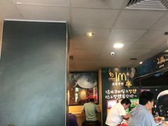 等位区-麦当劳(王顶堤店)
