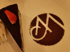 红丝绒蛋糕-WOLFGANG PUCK KITCHEN & BAR(迪士尼小镇店)
