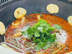 -丹水桥地锅鱼·翘嘴鲌·地方特色全鱼宴(丹江口大坝店)