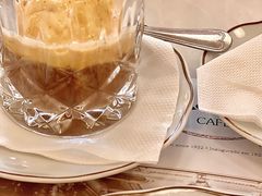 -Majestic Café