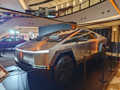 -TESLA 特斯拉(上海太古汇体验店)