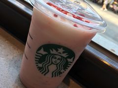 草莓酸奶星冰乐-星巴克(深圳港隆城分店)
