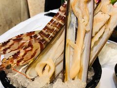 -鲜入围煮花胶鸡海鲜火锅