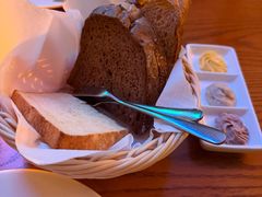 德式面包篮配三种酱-普兰达德国餐厅·德式脆皮烤猪肘·自酿啤酒(观唐店)