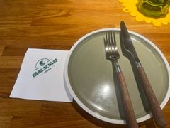 -Dragon Pizza•圆脸龙披萨·牛排餐厅