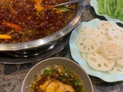 -肖肖酸萝卜鱼火锅(总店)