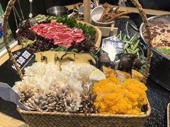 -鹿鸣山草本茶香火锅(园西路店)