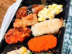 万达三楼走廊上一家寿司-白七爷捞面(西城万达店)