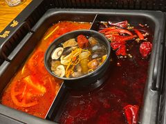 -老牌坊云南鱼豆花火锅(爱建店)