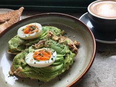 牛油果煮蛋吐司-RAC BAR(安福路店)