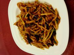 经典的鱼香肉丝-大眼锅贴水饺(河东店)