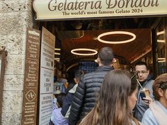 -Gelateria Dondoli