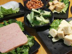 -虾弄弄海派小龙虾·牛羊蝎子火锅