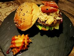 -HIGH FIVE哈福手工汉堡(桂林路店)