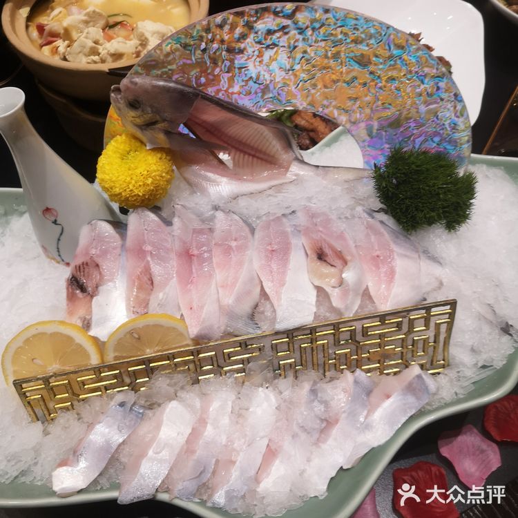 大华区域的本帮菜江浙菜餐馆，在晋元中学初中部对面