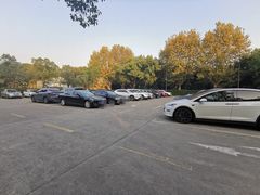 -西郊宾馆-地面停车场