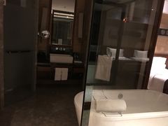 -三亚湾海居铂尔曼度假酒店