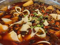 -晓彭肥肠鸡·泡椒鸡火锅(水木天地店)